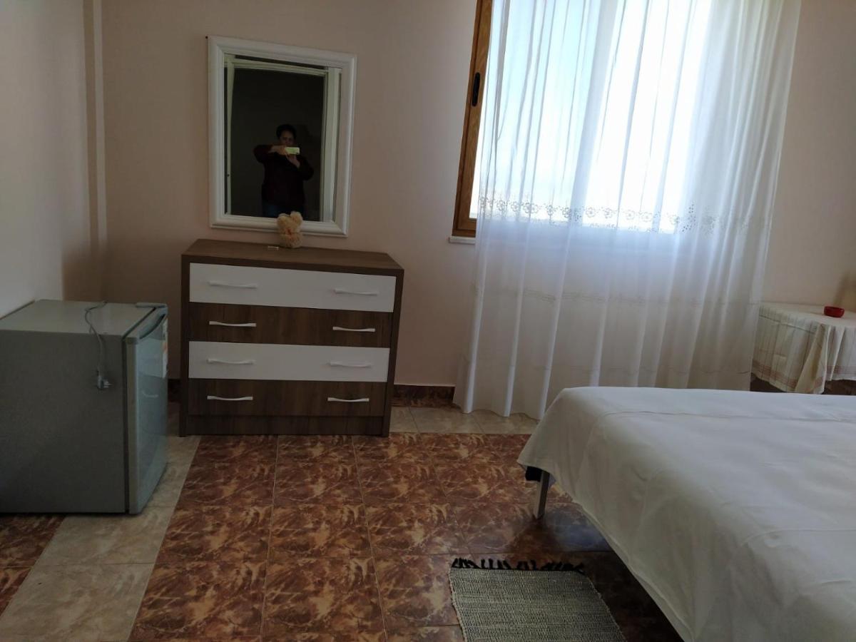Jozi Kaiser Apartment 1 Durres Exterior photo