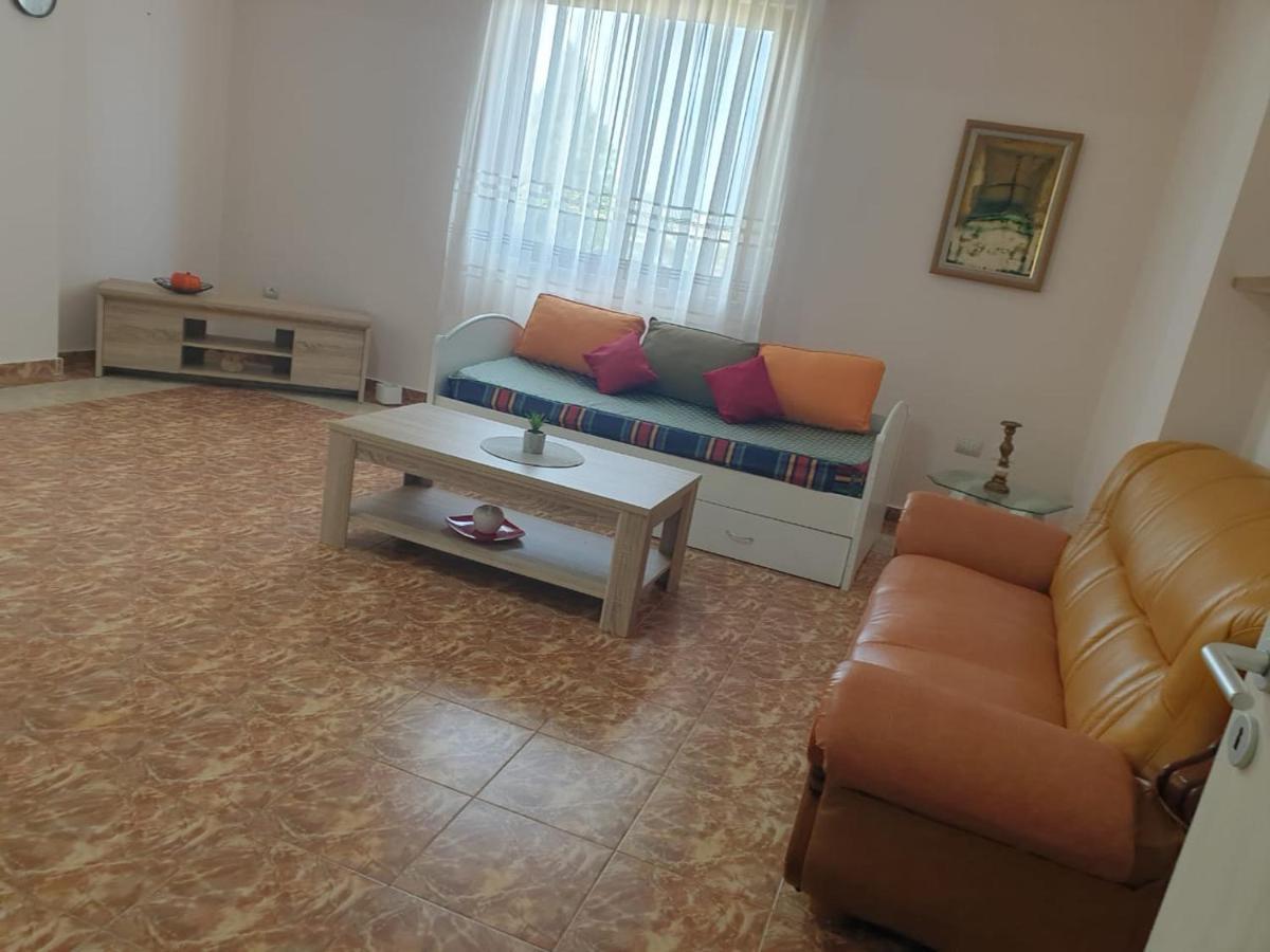 Jozi Kaiser Apartment 1 Durres Exterior photo